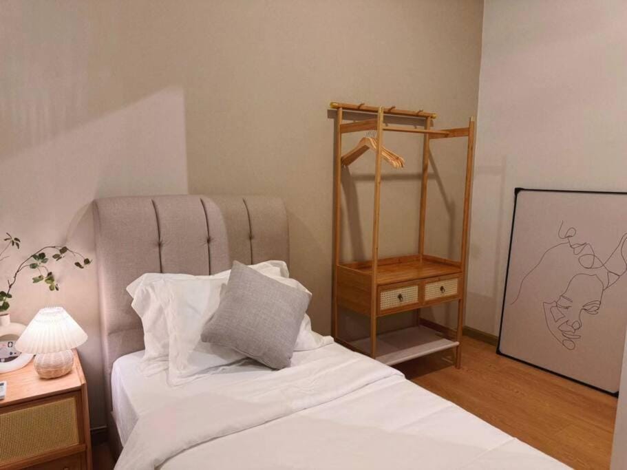 Bed, Photo of the whole room, Bedroom, wardrobe