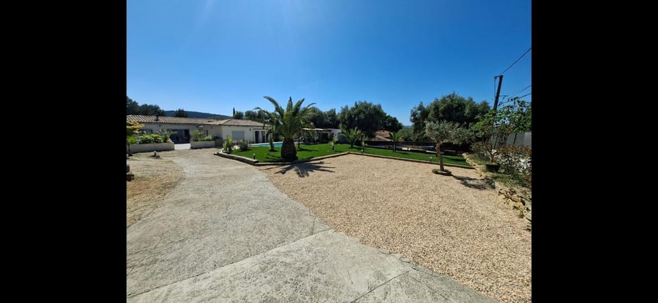 Villa Nolly au calme pour les vacances House in Le Beausset