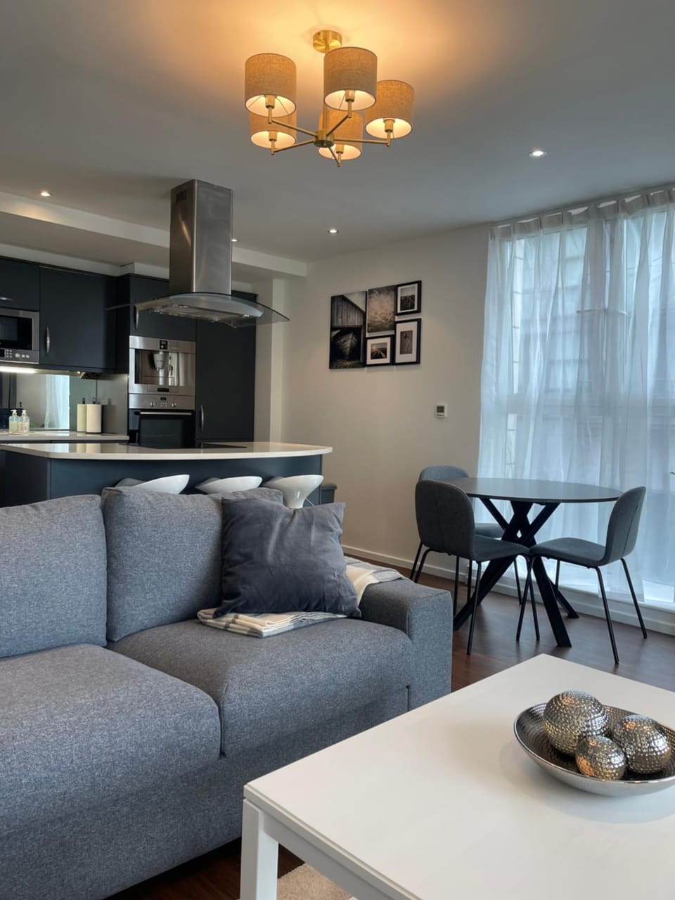 Living room, Seating area