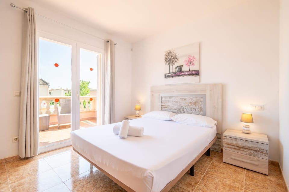 Property building, Living room, Bedroom