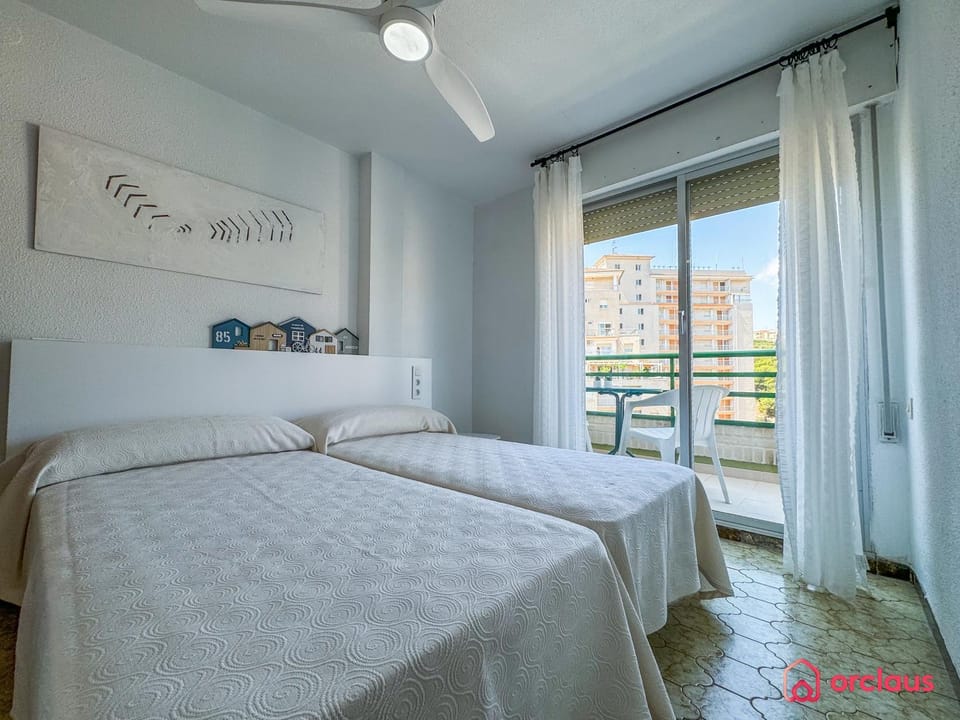 Bed, Balcony/Terrace, Photo of the whole room, Bedroom
