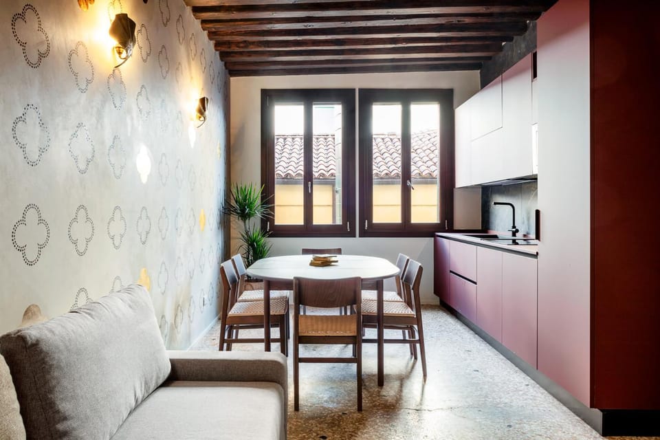 Living room, Seating area, Dining area, Communal kitchen