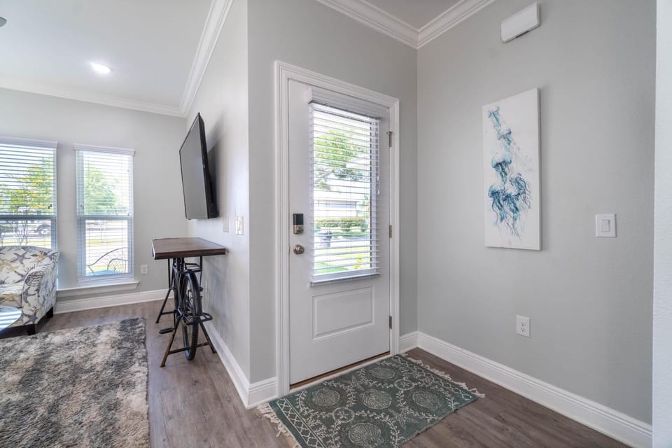 Urban Vista & Flat - Family Friendly, Downtown Pensacola House in Pensacola