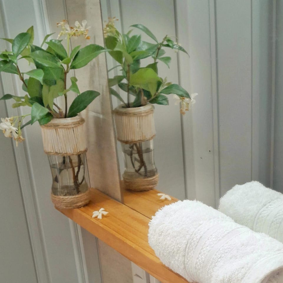 Toilet, Bathroom, towels