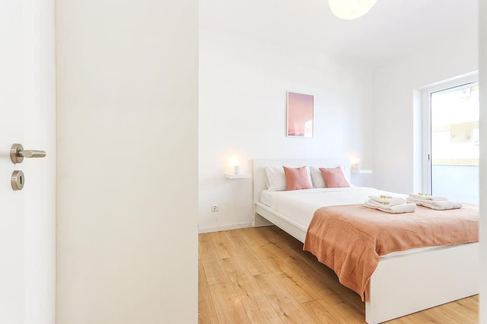 Vita Portucale ! Almada Sweet Retreat Apartment in Lisbon District