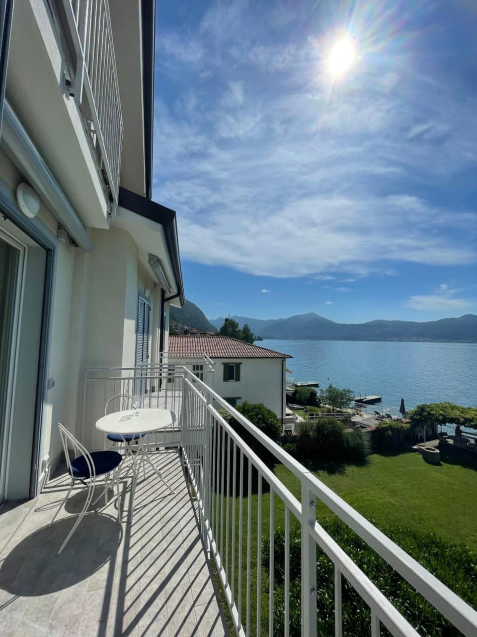 View (from property/room), Balcony/Terrace, Lake view