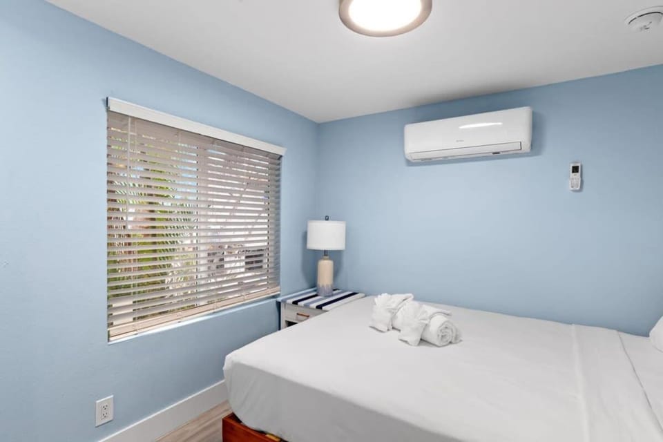The Egret Residence at The Sandpiper Inn Bikes Beachgear Apartment in Sanibel Island
