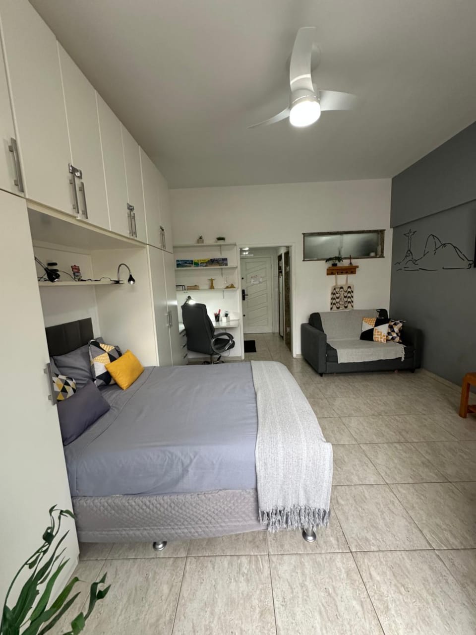 Photo of the whole room
