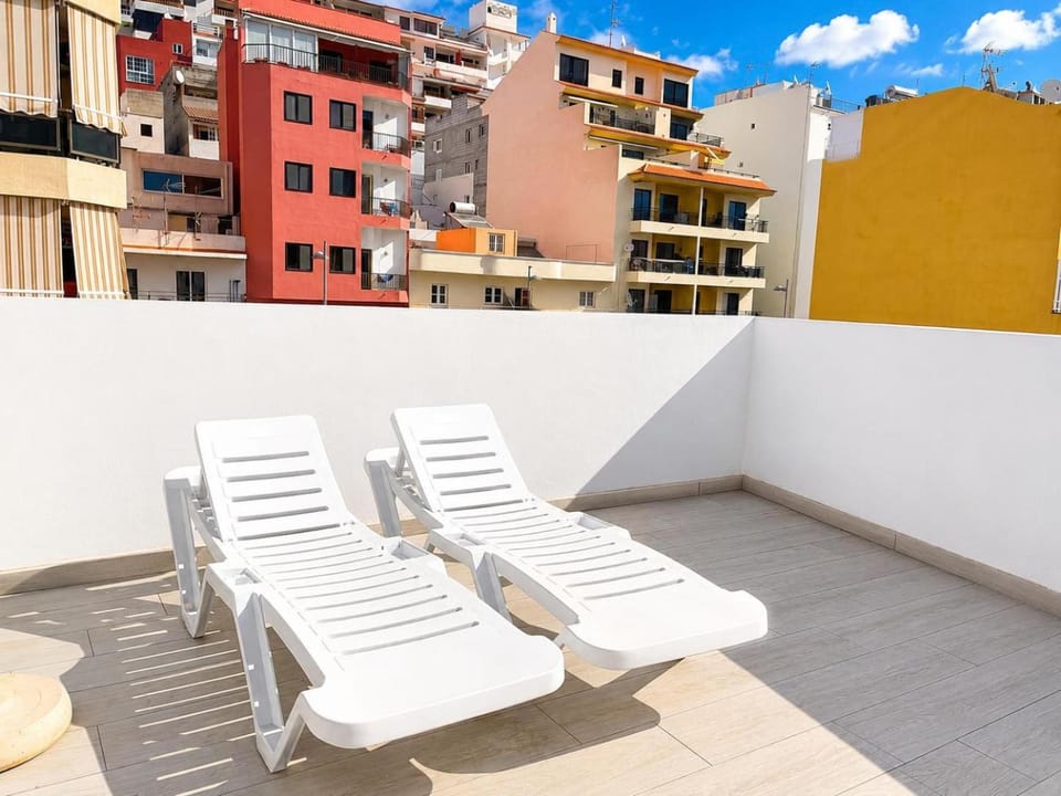 Few steps from the beach hostel in Los Cristianos Hostel in Los Cristianos