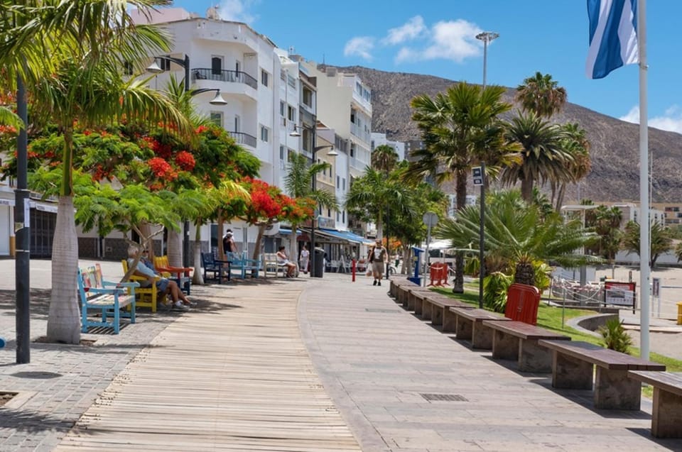 Few steps from the beach hostel in Los Cristianos Hostel in Los Cristianos