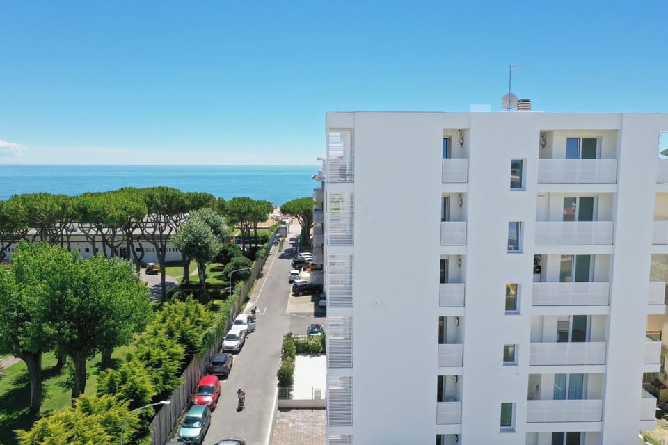 Property building, Sea view