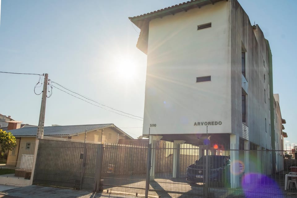 Apto confortável no centro de Canasvieiras YF2045 Apartment in Florianopolis