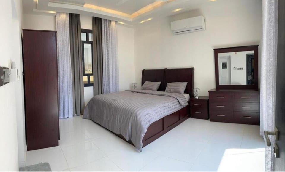Bed, Photo of the whole room, Bedroom, wardrobe, air conditioner