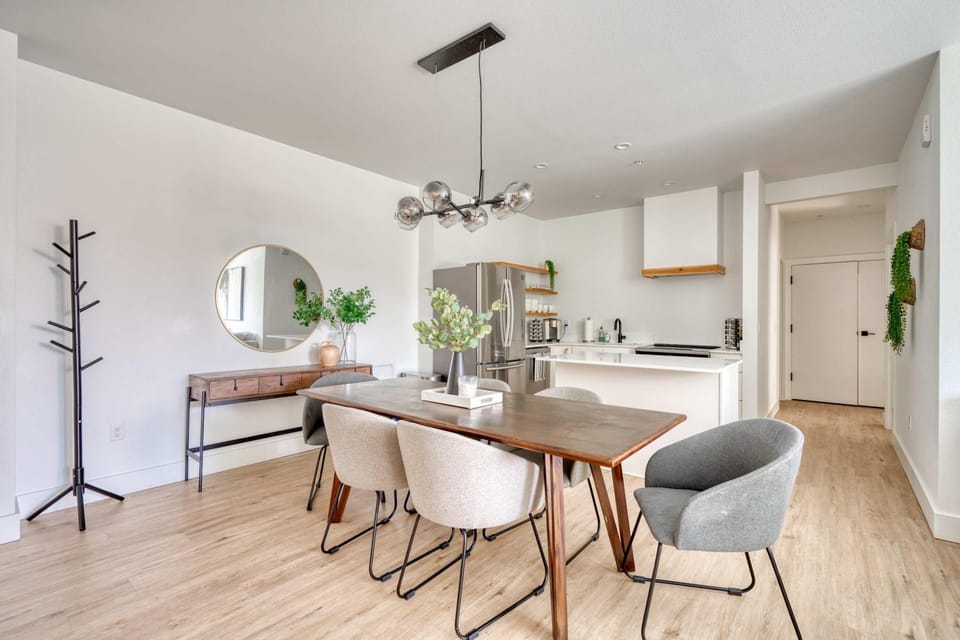 Stay Portland - Private Floor in Magazine Worthy Humboldt Apt Bldg Apartment in Portland