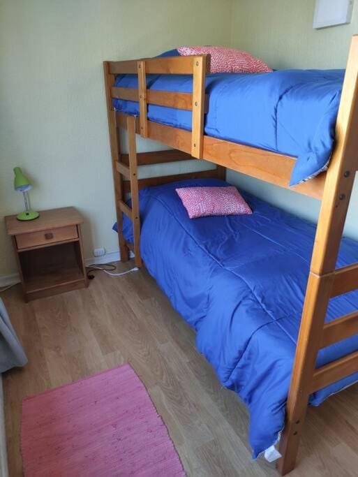 Bedroom, bunk bed