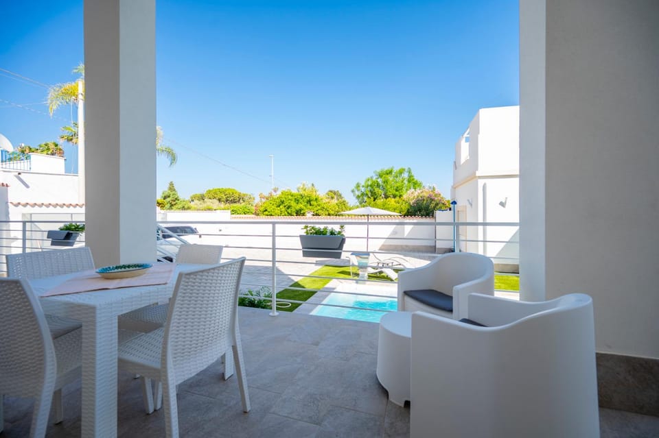 Patio, Day, View (from property/room), Dining area