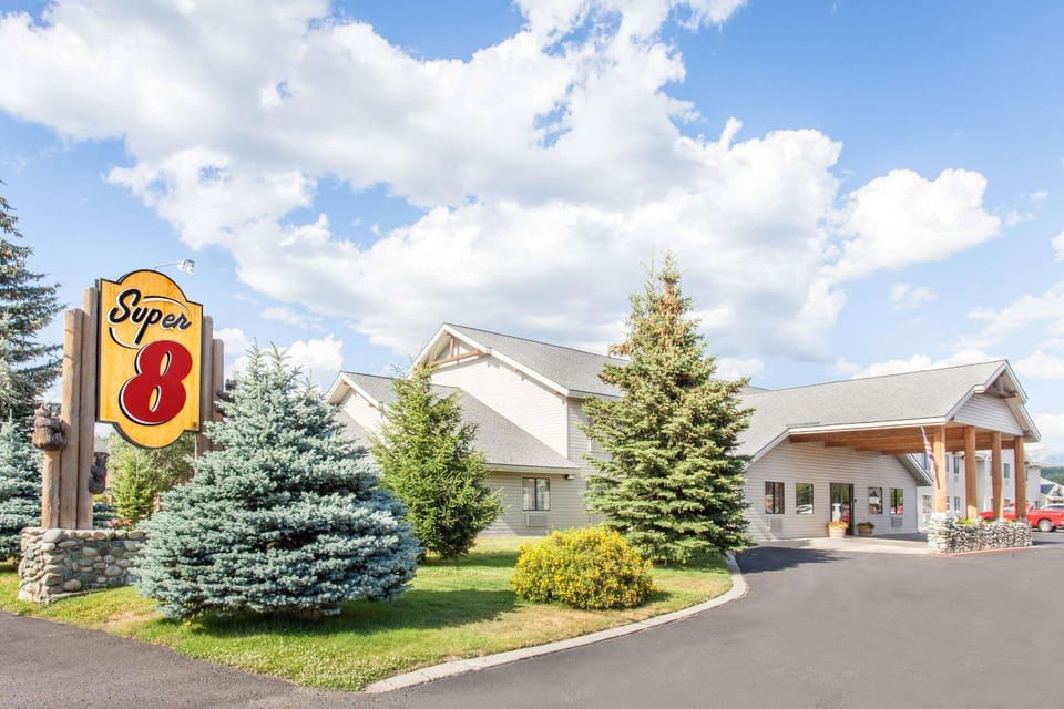 Property building, Day, On site, Time of day