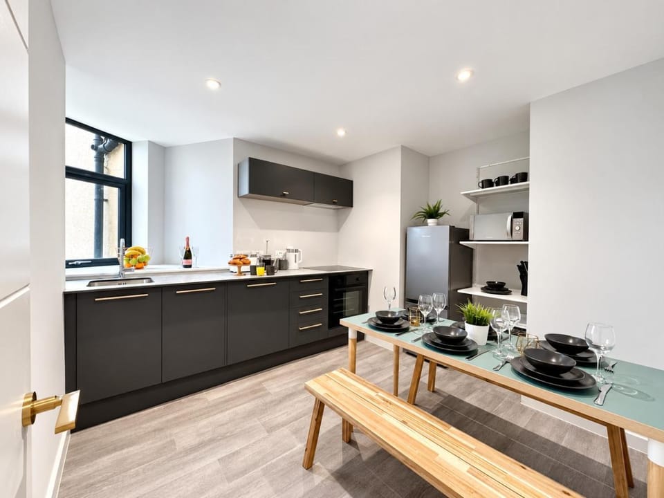 3BedRoom Urban Oasis in Bournemouth- Beach Nearby! Apartment in Poole