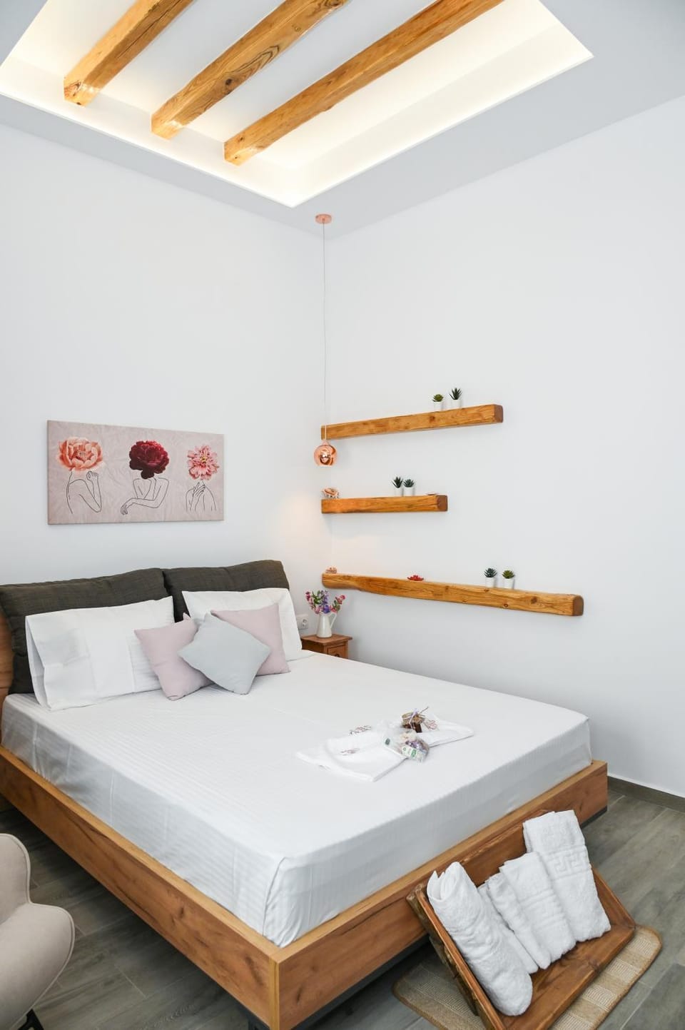 Bed, Photo of the whole room