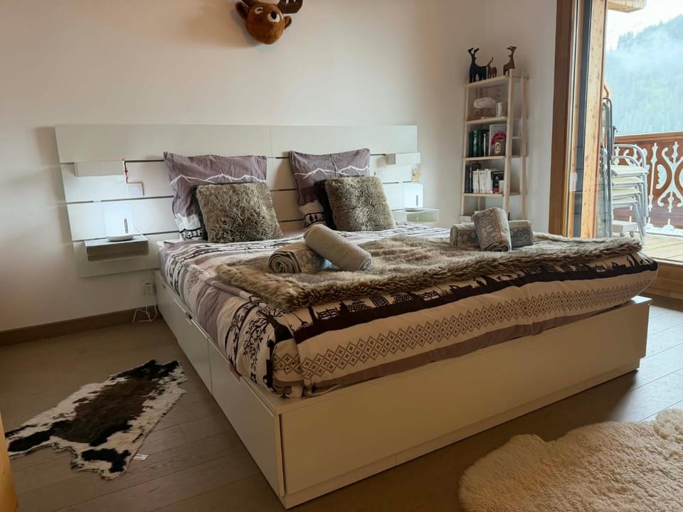 Bed, Bedroom