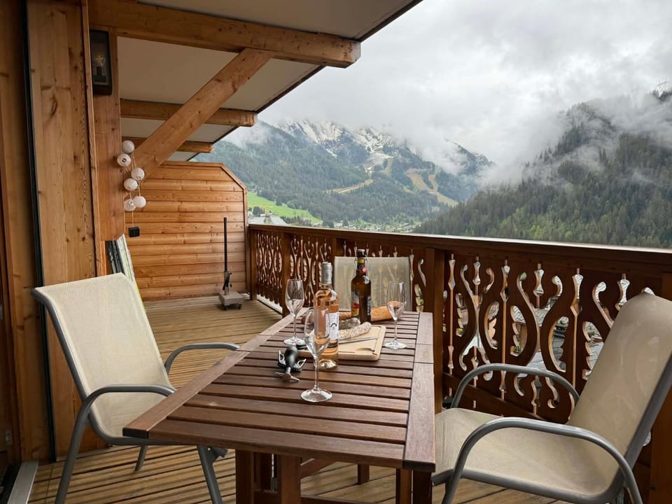 View (from property/room), Balcony/Terrace, Mountain view, Breakfast