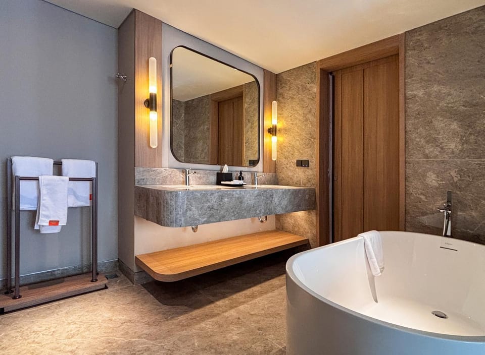 Bathroom, Bath, towels
