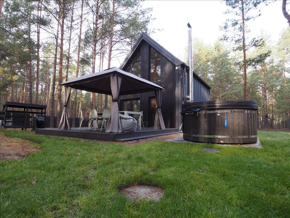 Patio, BBQ facilities, Hot Tub, Balcony/Terrace
