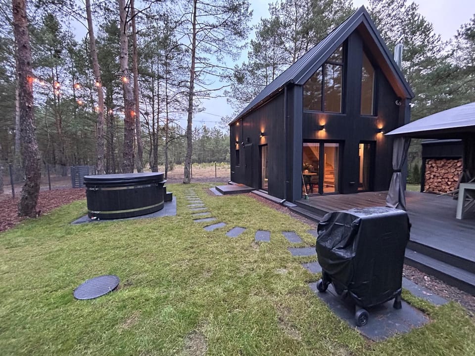 Natural landscape, BBQ facilities, Hot Tub, Balcony/Terrace, Garden view