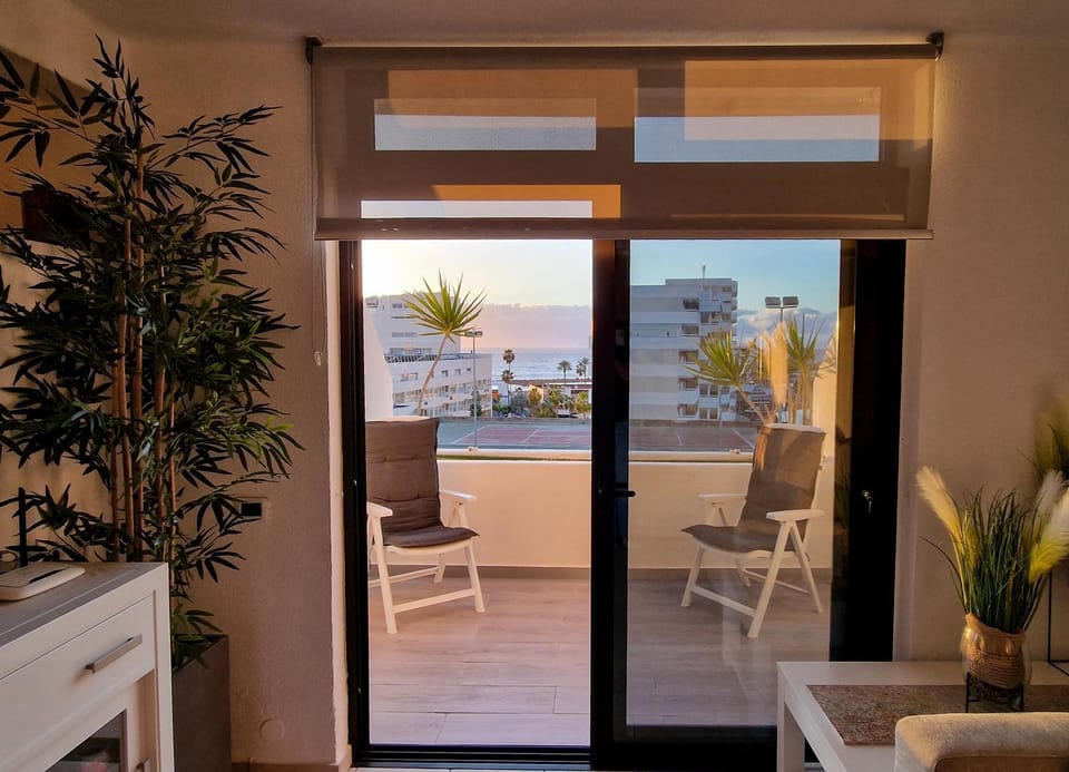 View (from property/room), Balcony/Terrace, Living room