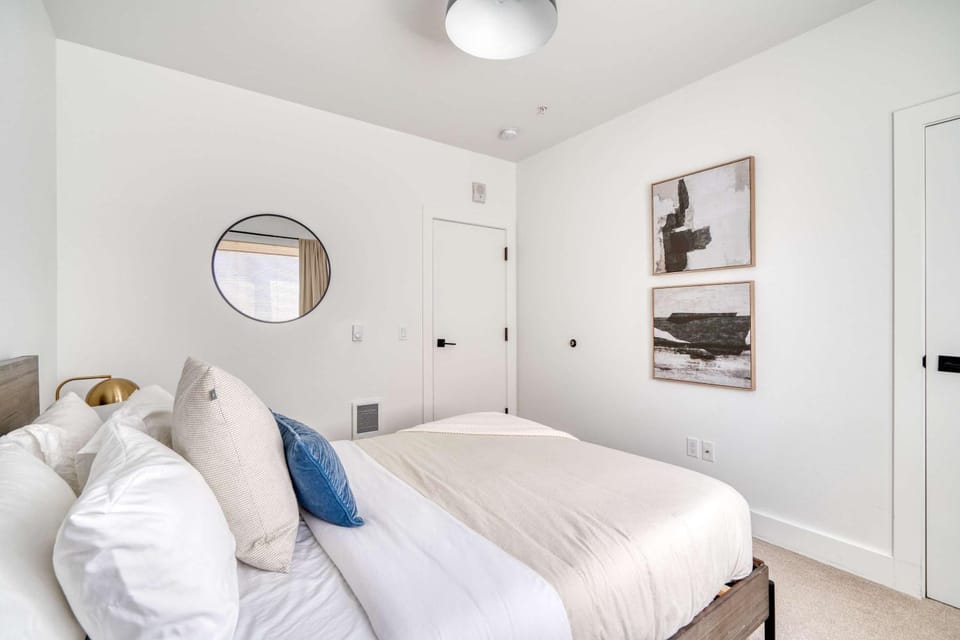 Stay Portland - Stylish Luxe Suite N Williams & Alberta Districts Apartment in Portland