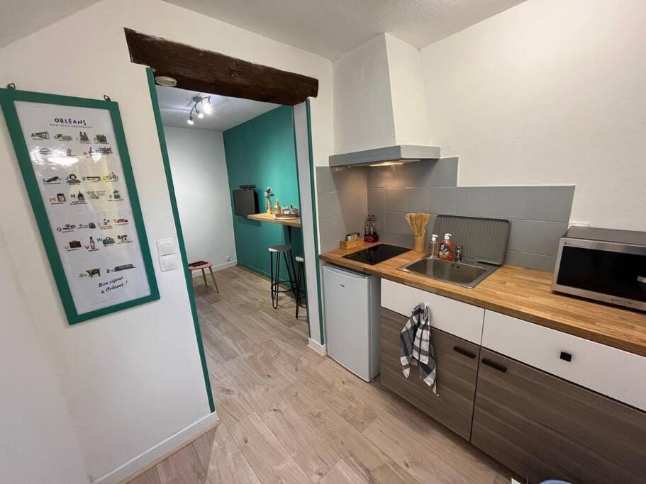 Kitchen or kitchenette