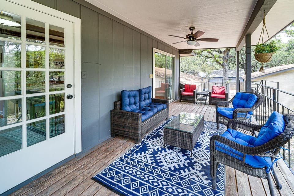 Unique & Stylish San Antonio Home w/ Deck! House in San Antonio