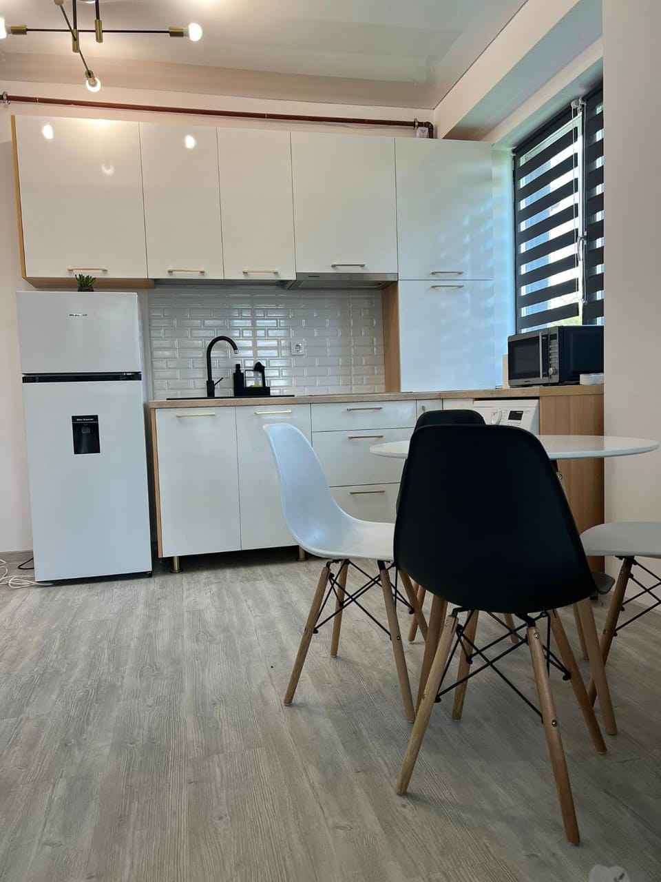 Kitchen or kitchenette, Dining area, oven, stove