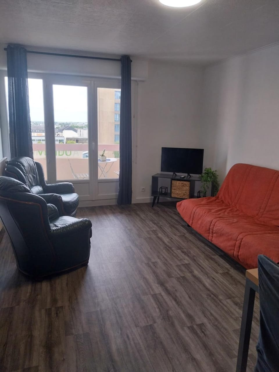 Appart meublée proche gare SNCF Apartment in Brittany