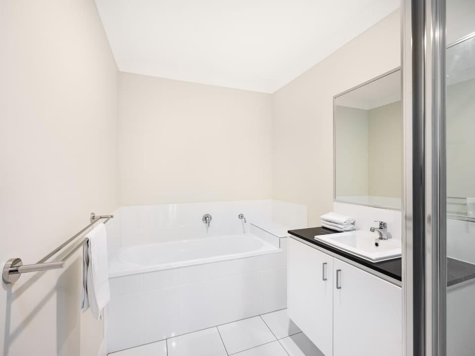3 Mins to mall NEW Cozy 3 bed Home Easy access House in Brisbane