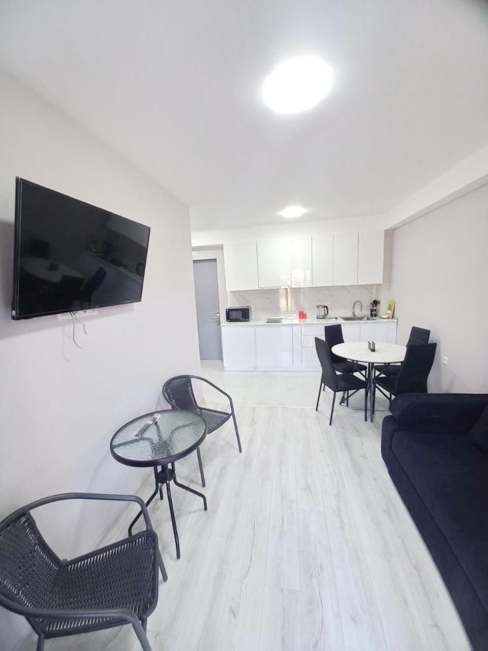 TV and multimedia, Kitchen or kitchenette, Living room, Dining area