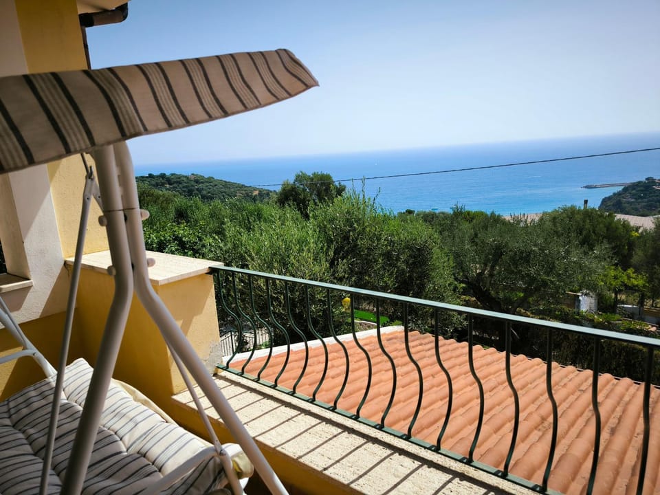 View (from property/room), Balcony/Terrace, Sea view