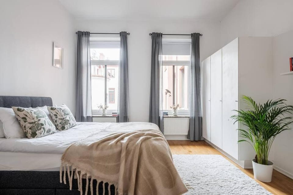 Large Central Gothenburg 2bd Apt Apartment in Gothenburg