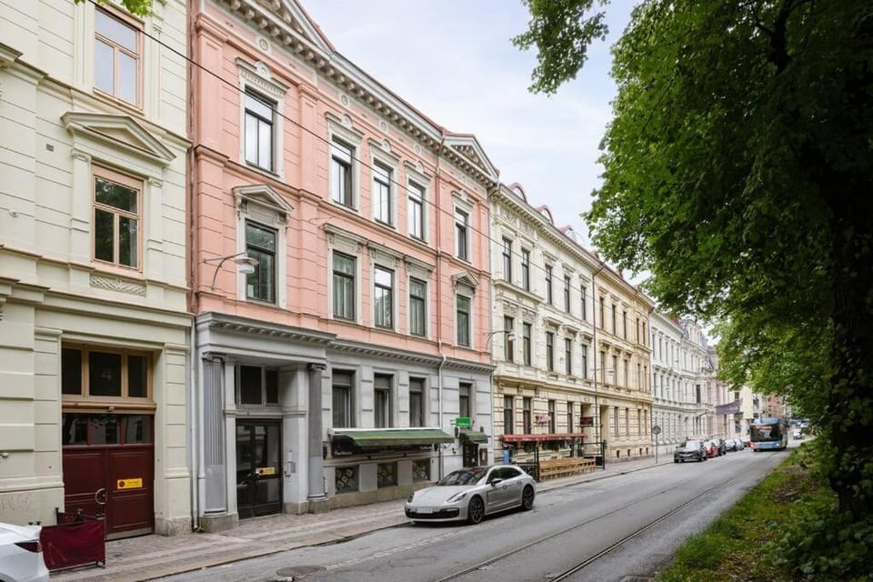 Large Central Gothenburg 2bd Apt Apartment in Gothenburg