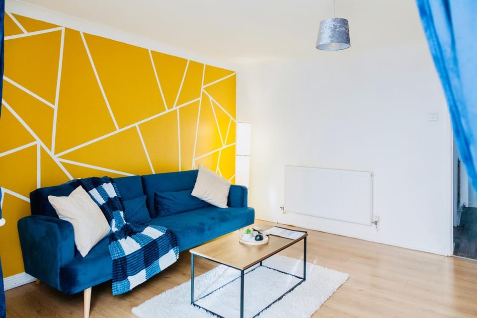 Living room, Seating area, internet