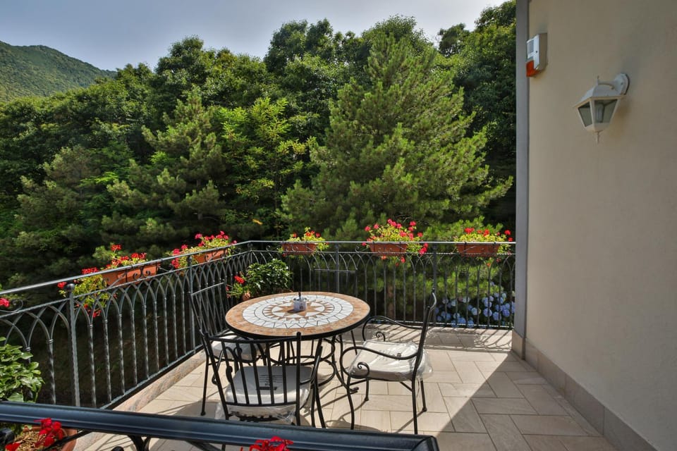 Patio, Natural landscape, Balcony/Terrace, Garden view