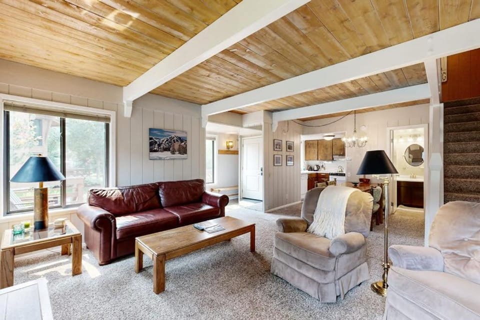Creekside Escape Apartment in Sun Valley