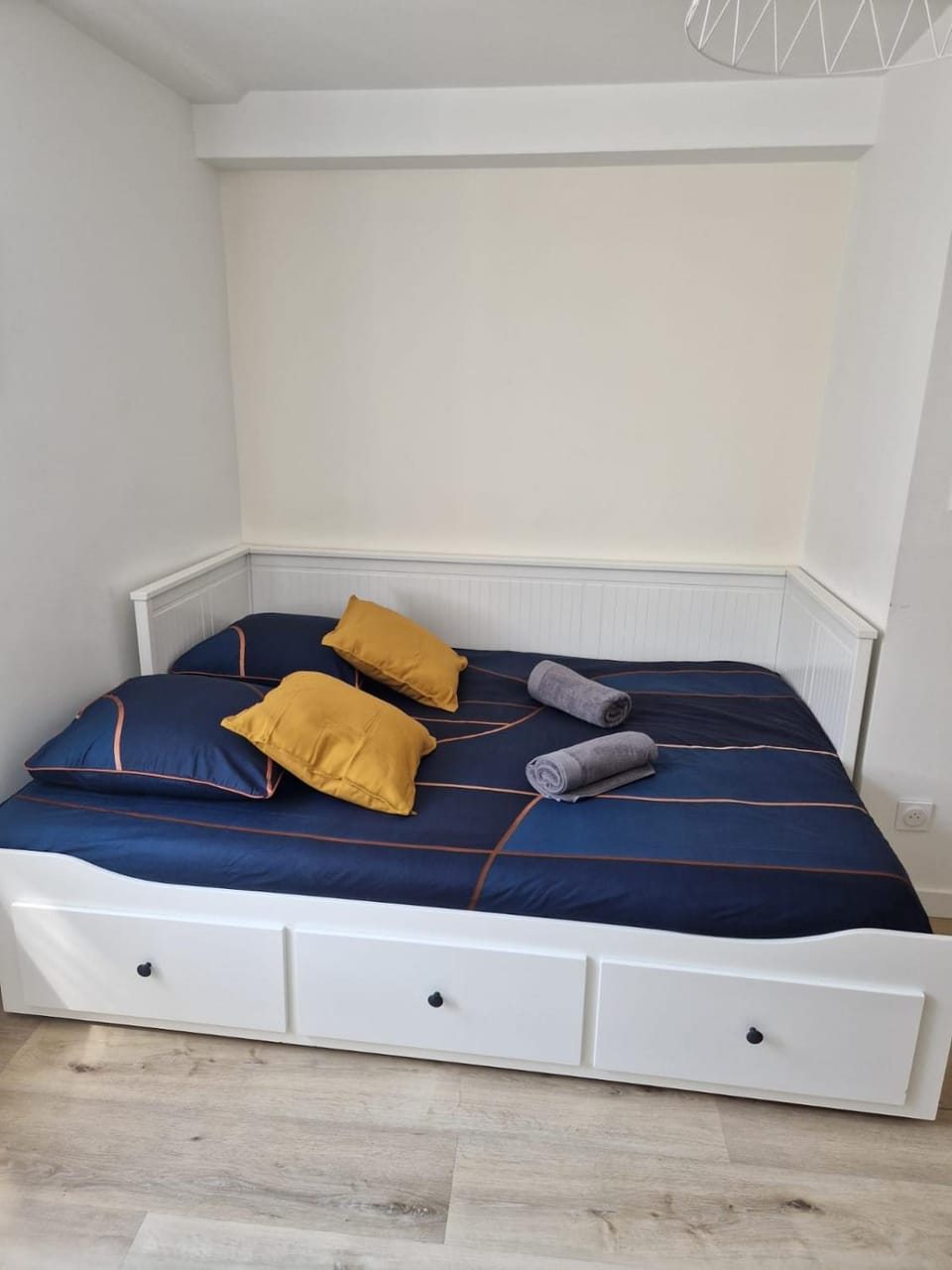 Bed, Photo of the whole room, Bedroom, towels, air conditioner