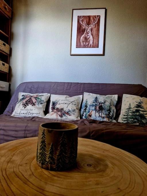 Living room, Decorative detail, Seating area