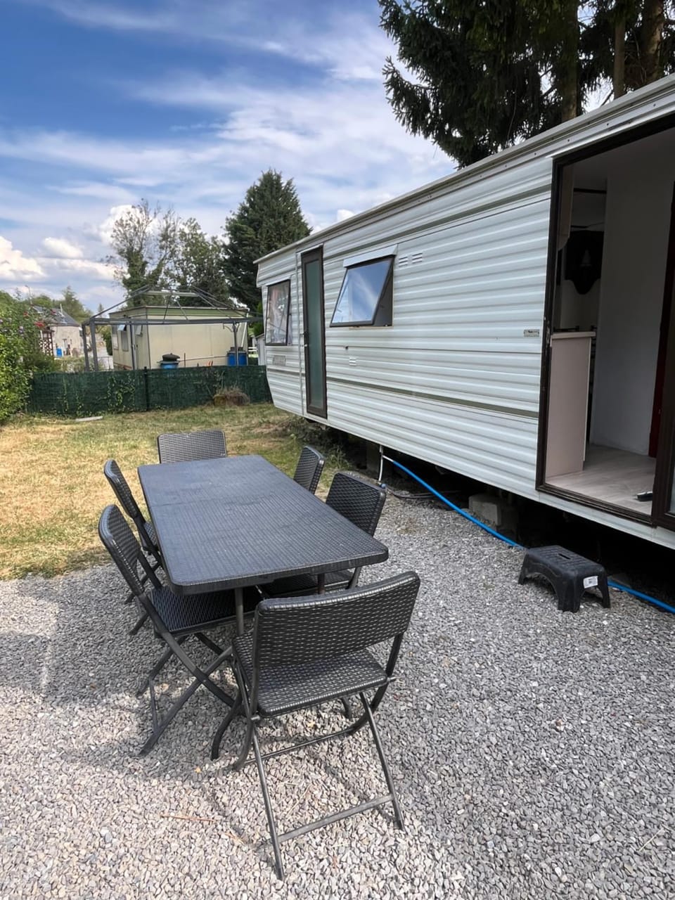Patio, Dining area