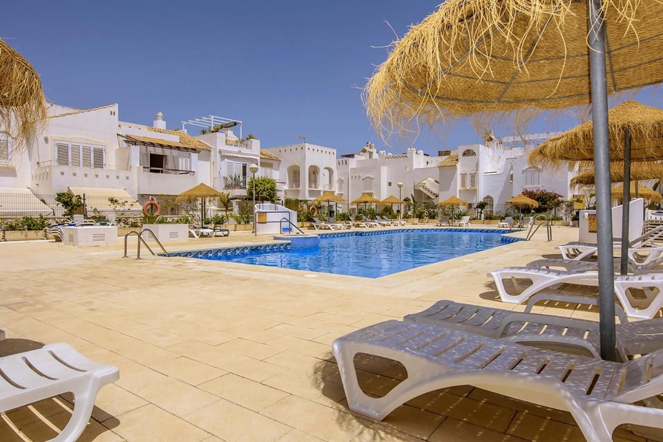 Vera Playa Fantástico Bajo Jardín Piscina Wifi AC Vacation rental in Andalusia