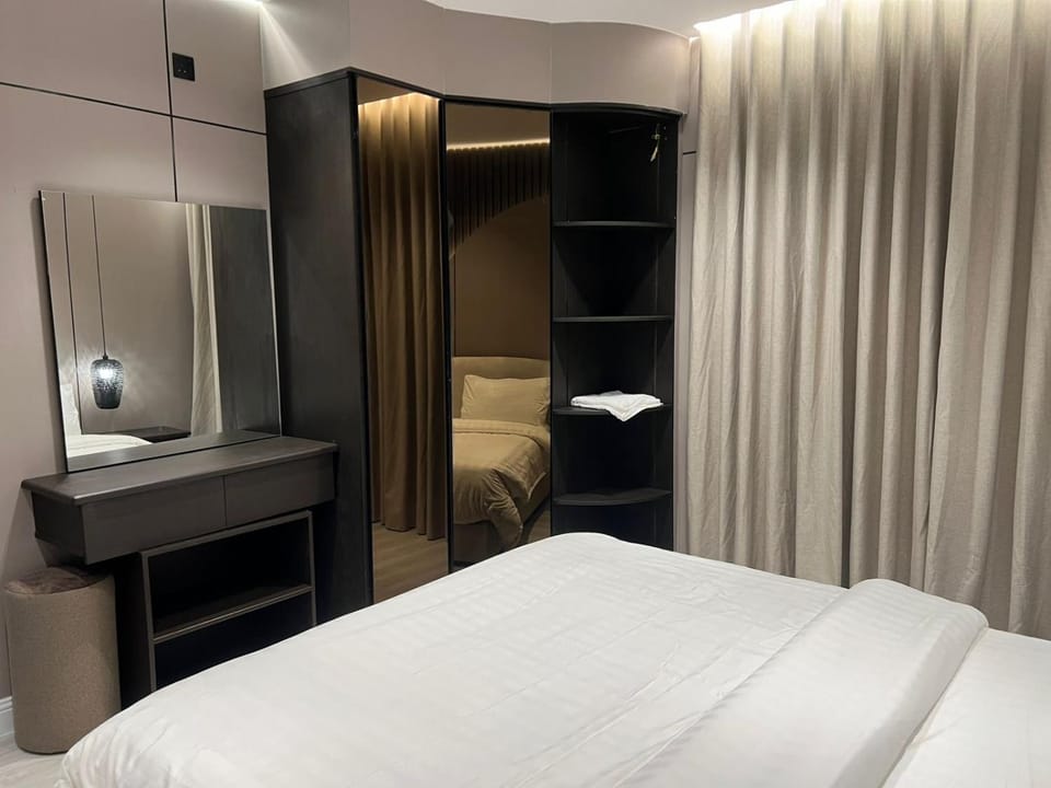 Bedroom, wardrobe