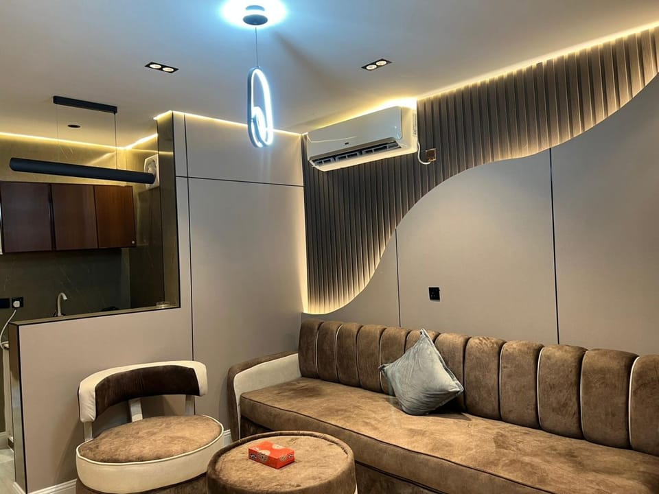 Kitchen or kitchenette, Living room, Seating area