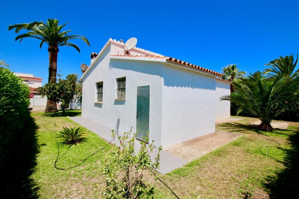 Property building, Garden