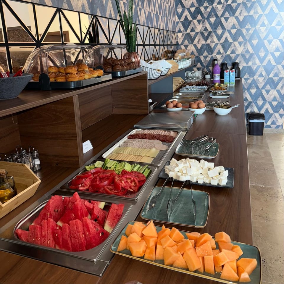 Food and drinks, Buffet breakfast